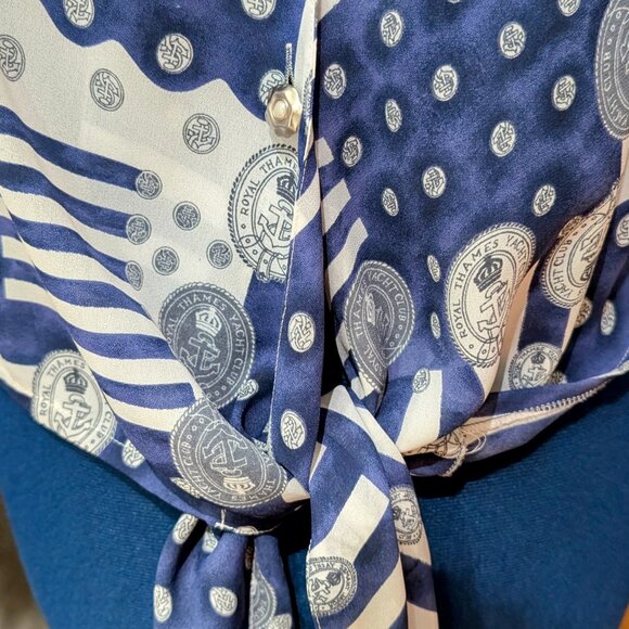 Vintage blouse with tie up front - Picture 4 of 8